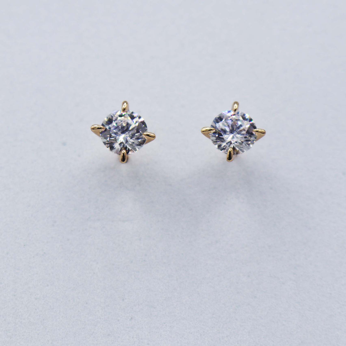 Classic Solitaire CZ Earstuds