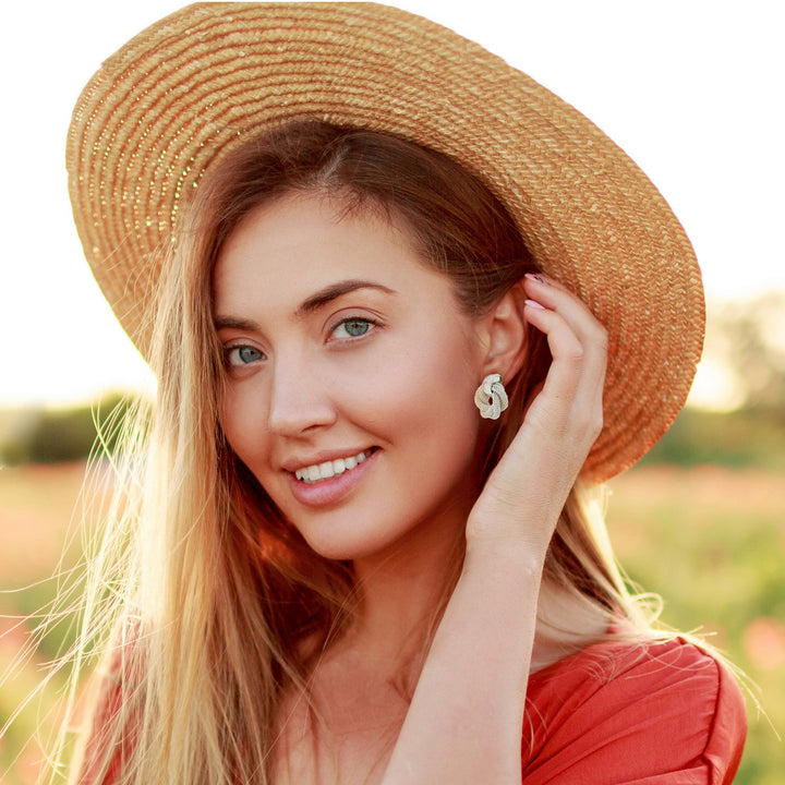 Round Wired Flower Silver Earrings