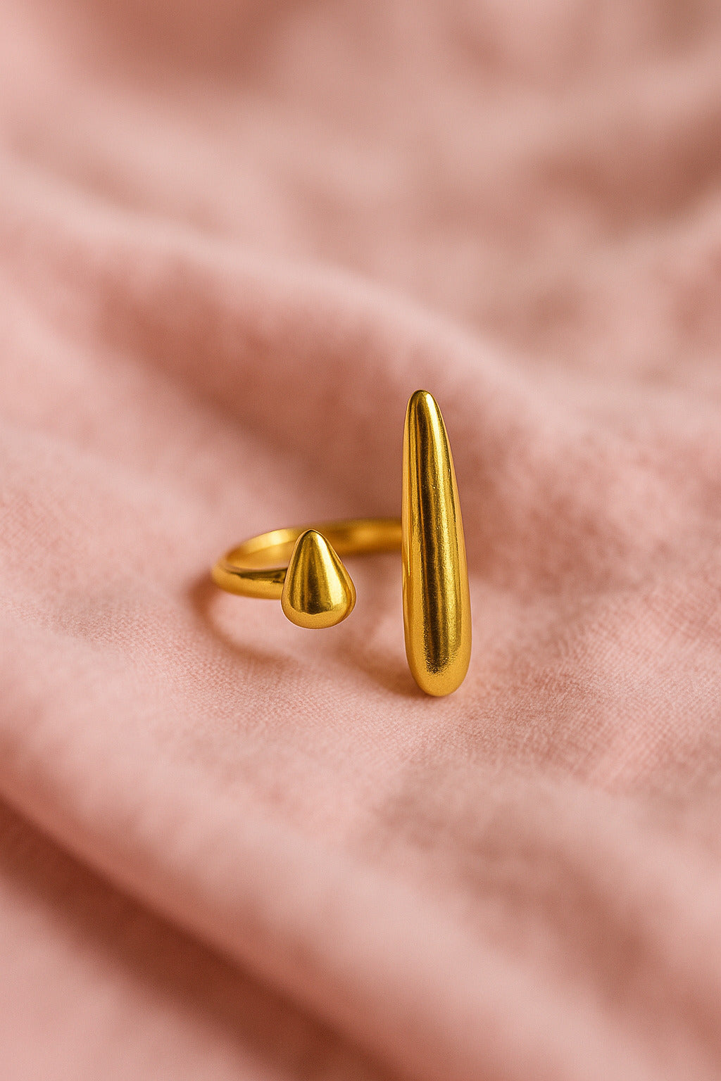 Linear Gold Ring