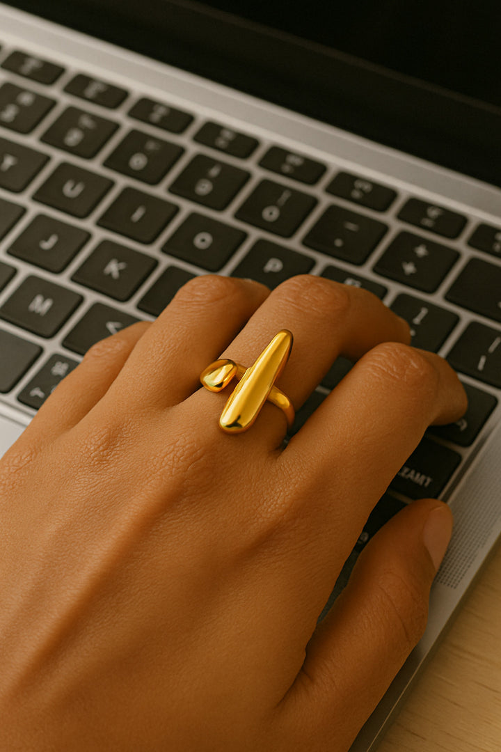 Linear Gold Ring