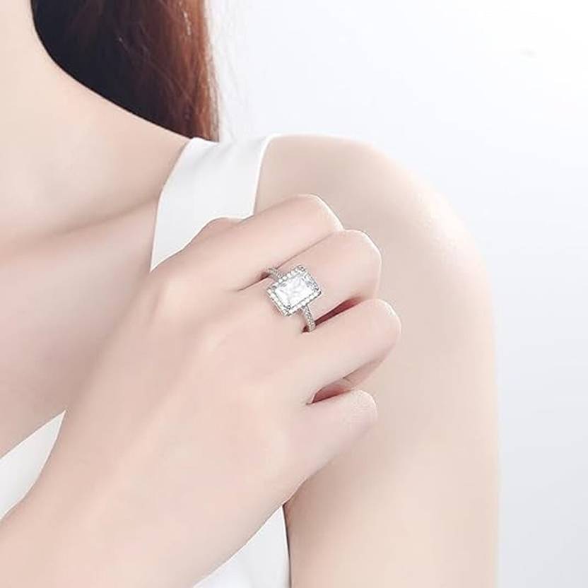 Stylish solitaire ring for women with cubic zirconia in silver finish