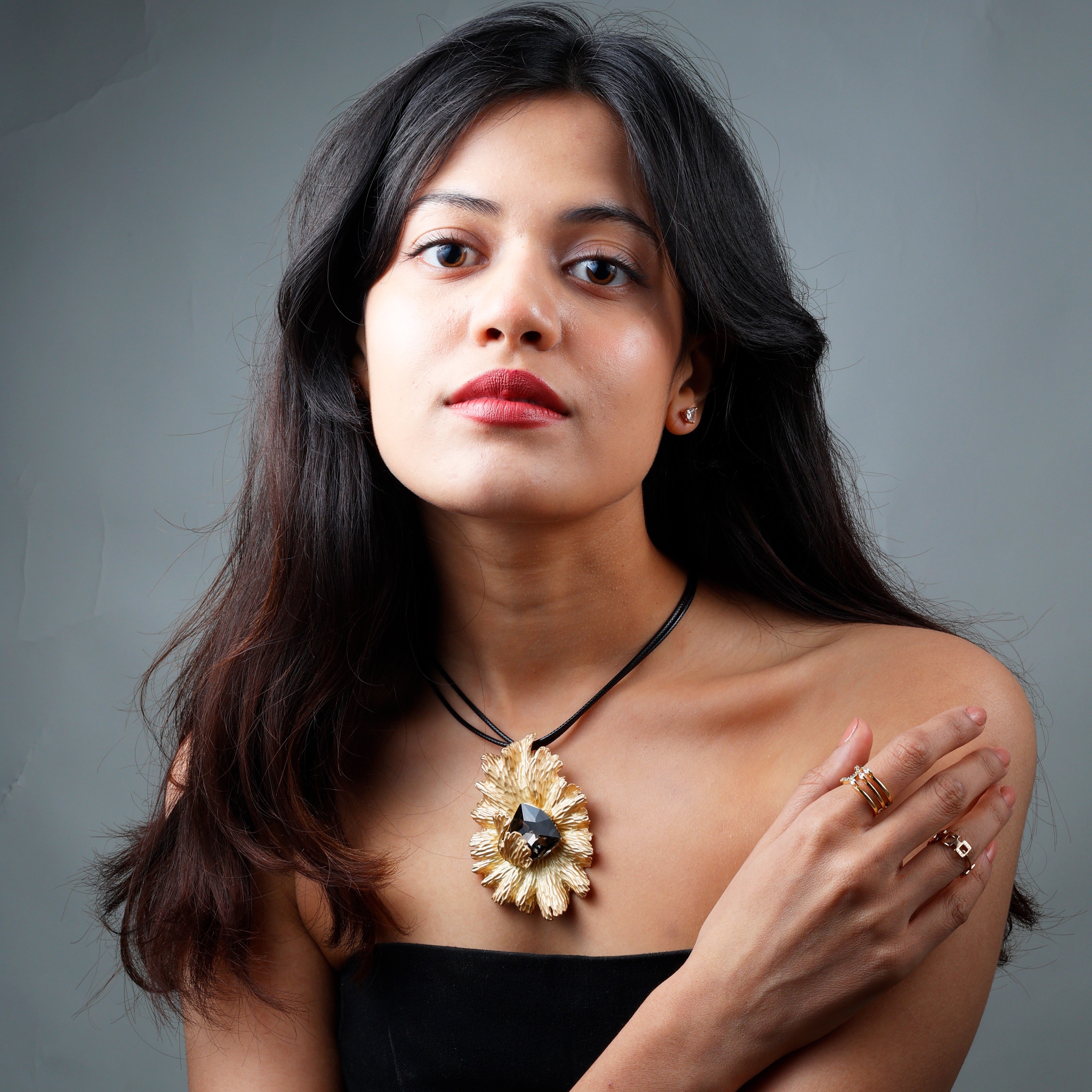 Classy Flower Necklace - ISHI New York