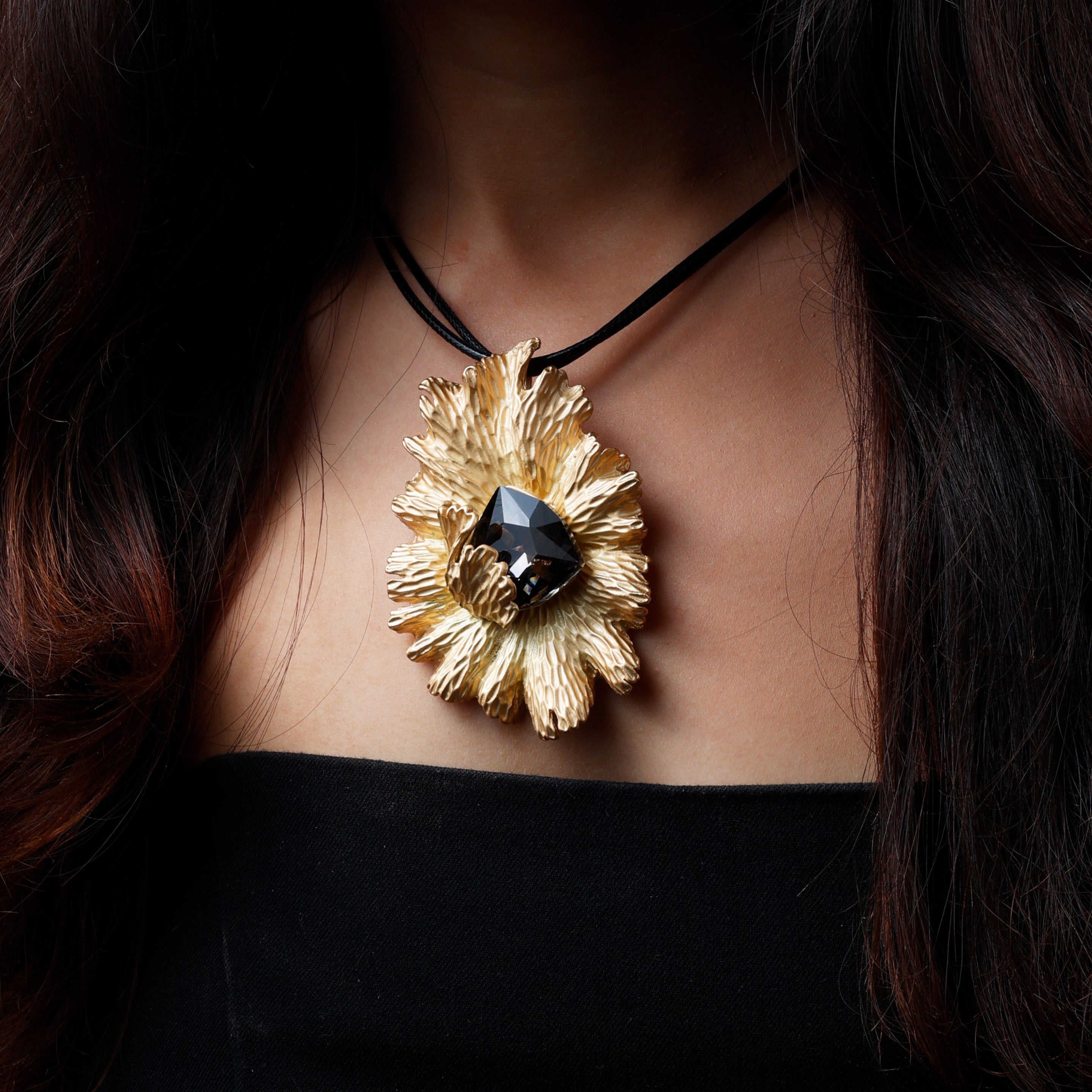 Classy Flower Necklace - ISHI New York
