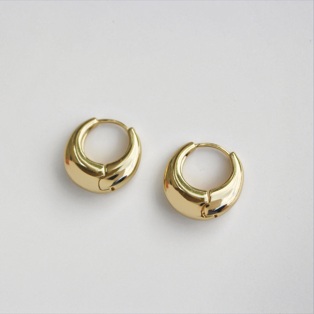 Curved Teardrop Earrings