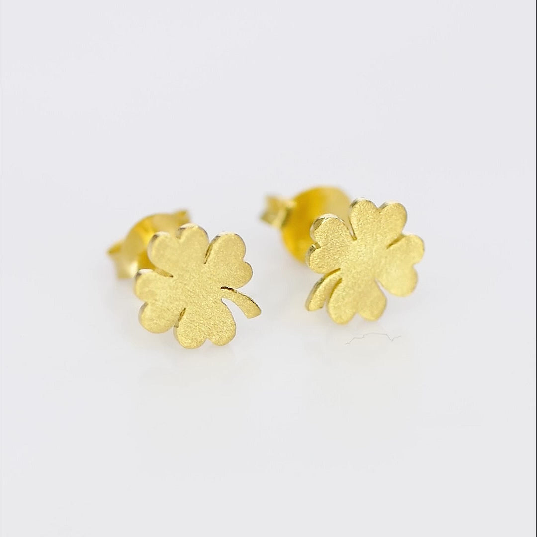 Discover Lucky Charm Clovers Earrings crafted in 925 Sterling Silver. Elegant, timeless design for everyday sparkle and charm!